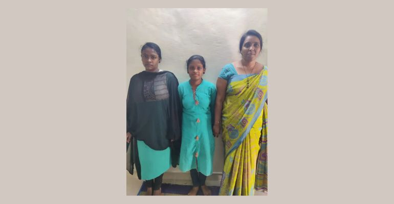No home, No job & two daughters to educate – Mom seeks help !